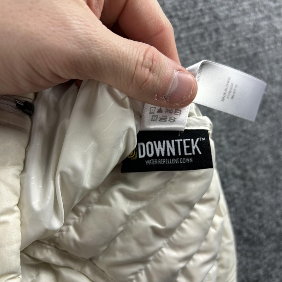 Eastern Mountain Sports Vest Womens Small White DownTek Quilted Down Puffer - Picture 5 of 9